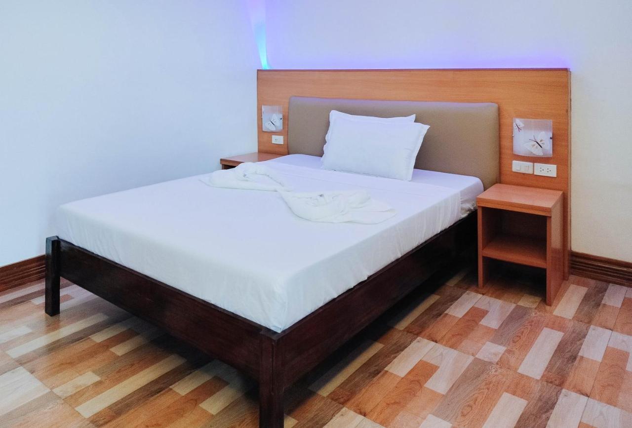 Reddoorz @ Sun Kissed Resort Guindulman 안다 외부 사진