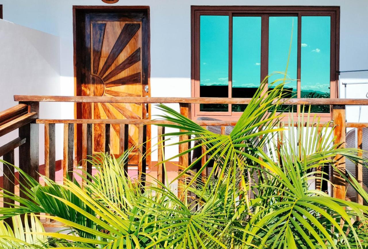 Reddoorz @ Sun Kissed Resort Guindulman 안다 외부 사진